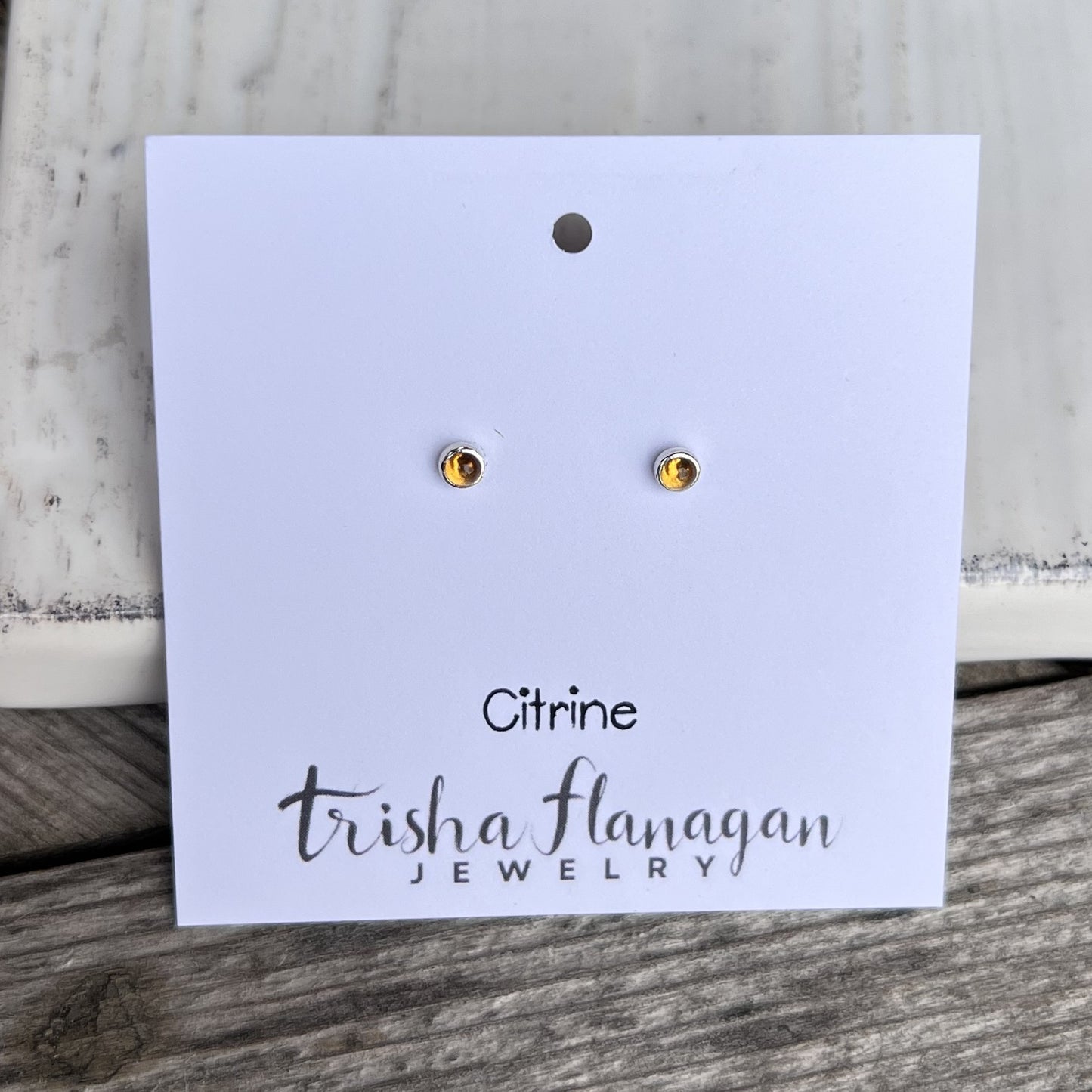 Mini boucles d'oreilles à tige en améthyste