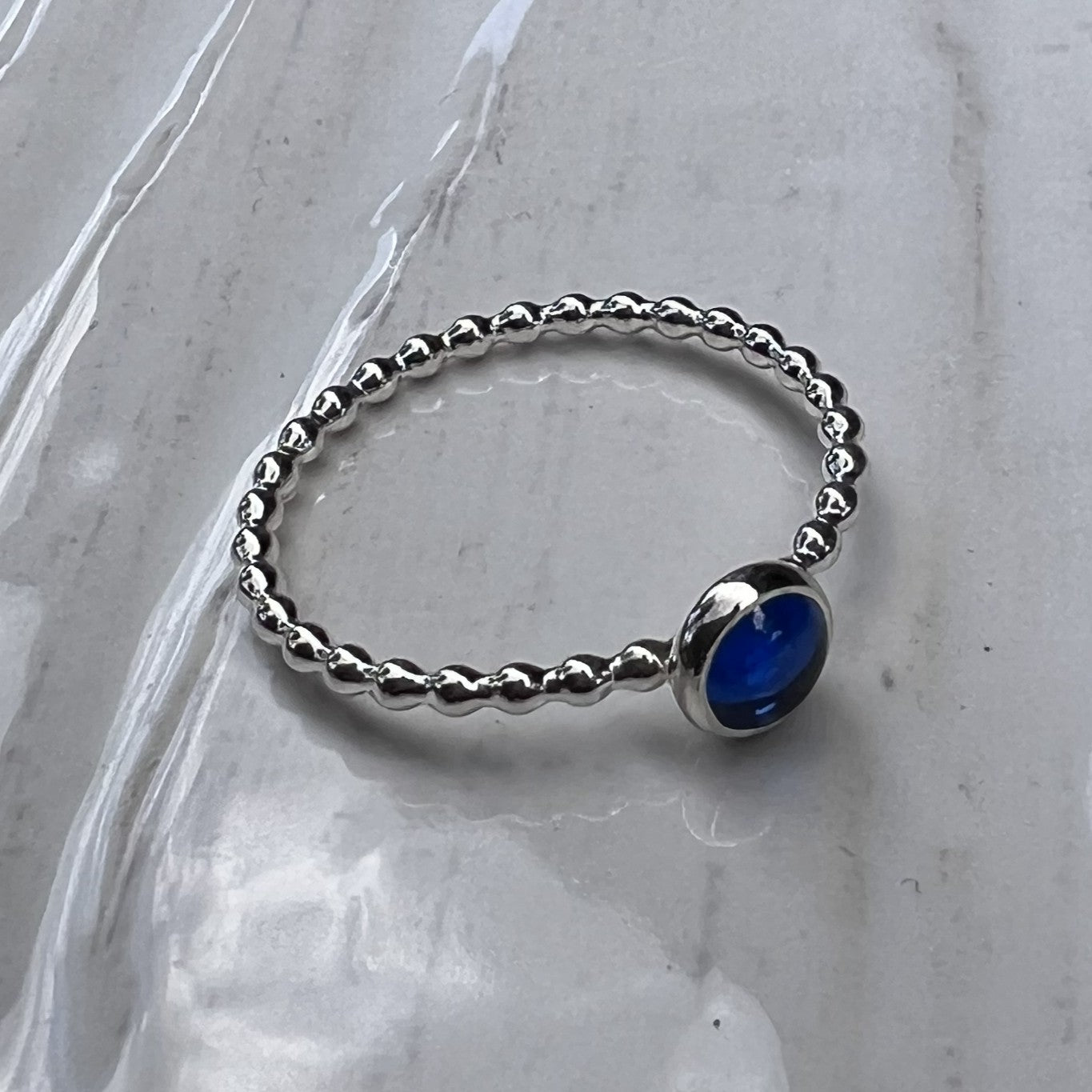 5mm Medium Lab Sapphire Ring top view