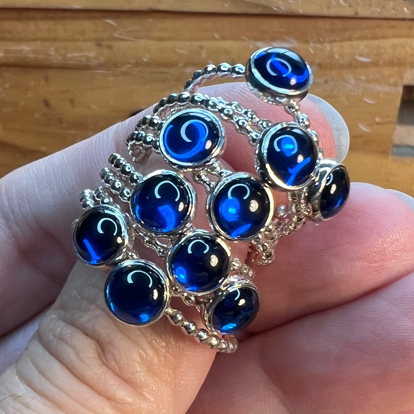 Bague en argent avec mini saphir